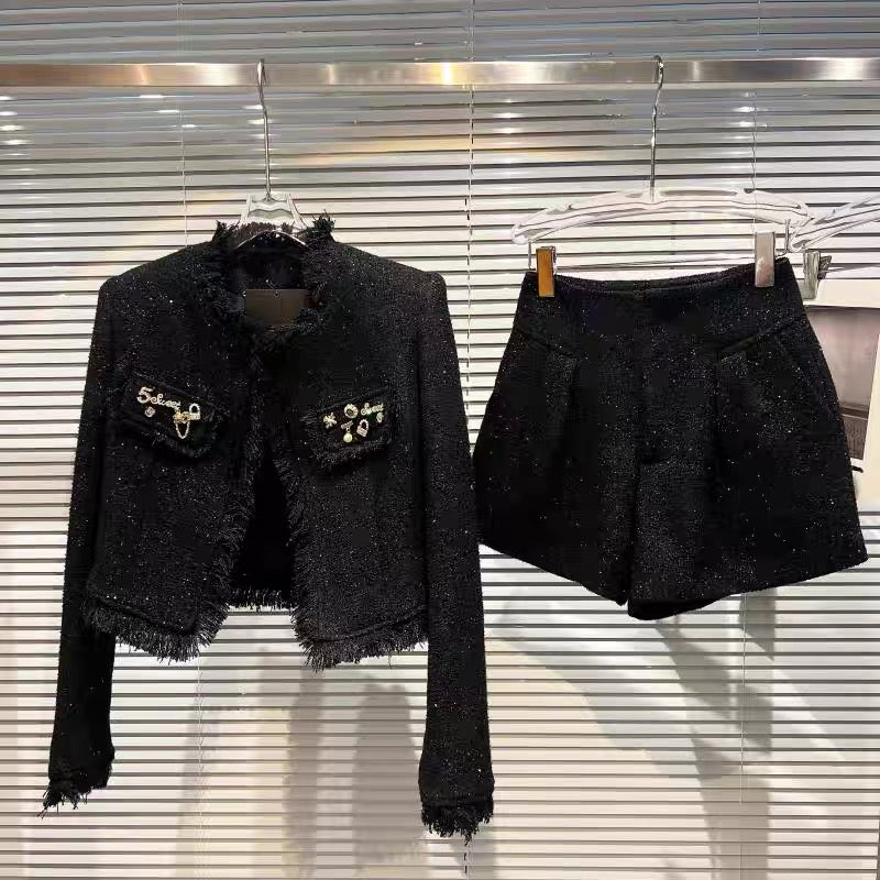 Internet celebrity's same style 2023 autumn new style small fragrant celebrity pin tweed fur edge jacket bright silk shorts suit