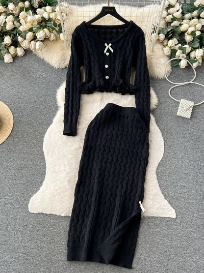 Korean gentle style women's knitted sweater two-piece set, sweet short fungus hem sweater + slit skirt