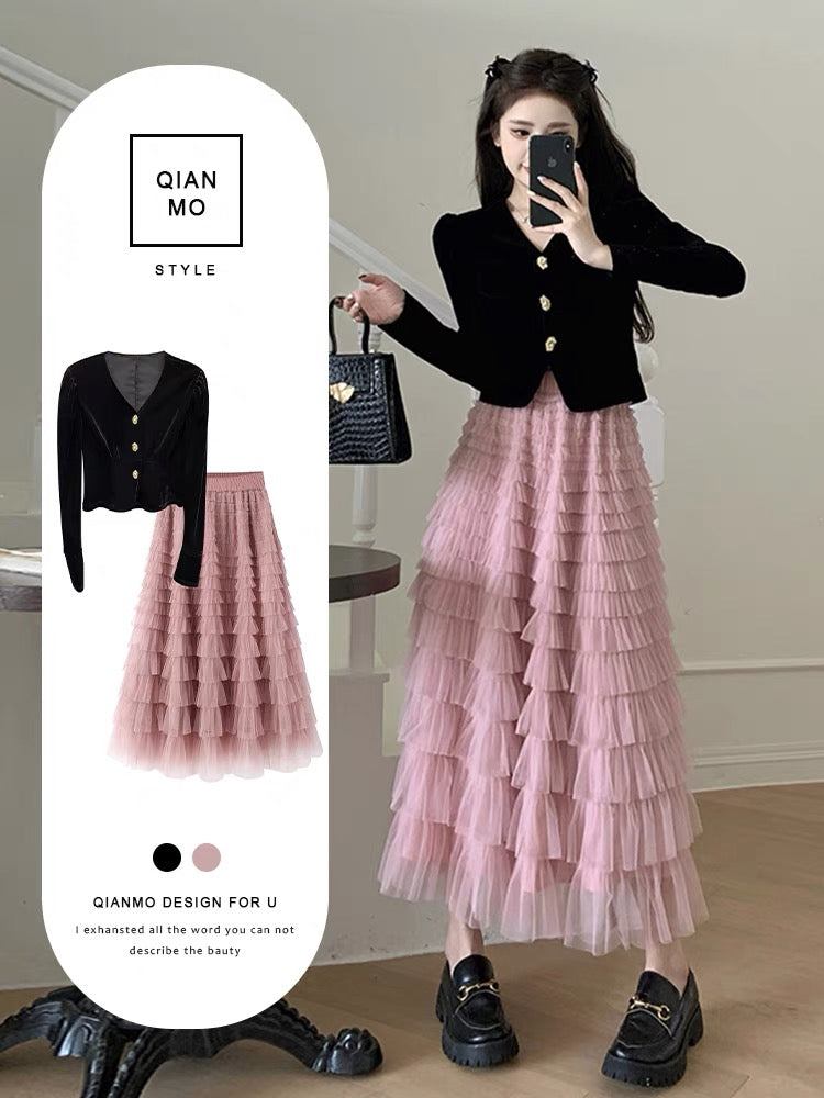 Autumn and winter fashion age-reducing outfit set 2023 new French gold velvet top mesh skirt two-piece set