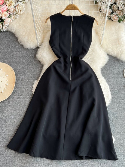 2024 summer light mature style retro temperament sleeveless round neck waist slim sleeveless a-line dress elegant long skirt