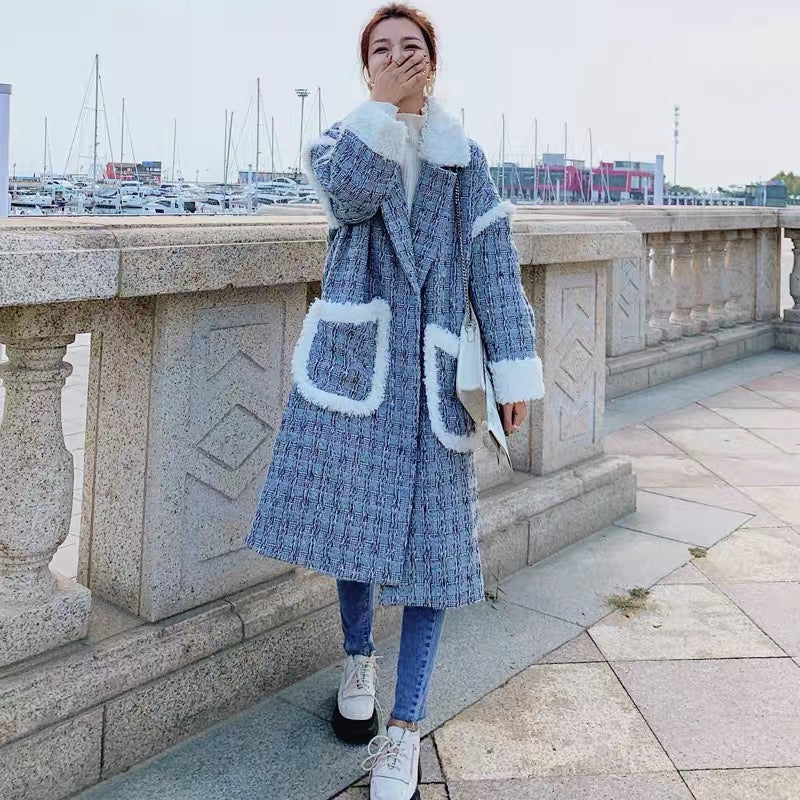Plaid lamb wool coat for women 2023 new winter Korean style loose temperament thickened knee-length woolen coat