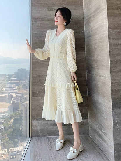 High-end temperament lace princess skirt 2023 autumn new women's light luxury French niche mid-length dress