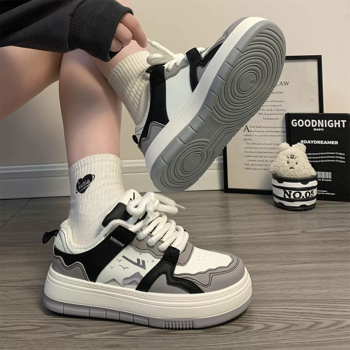 Pull back plus velvet women's shoes ink painting original sneakers for women 2023 winter new casual thickened warm two-cotton shoes