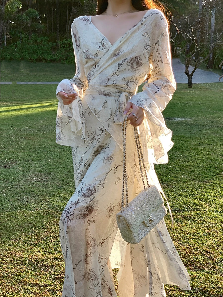 ByYou early spring new Chinese style white V-neck printed dress with waist and bell sleeves slit fairy long dress
