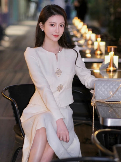 Yujie two-piece set for women, high-end and capable temperament, this year's popular beautiful and high-end white small fragrance suit skirt