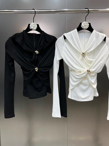 Grapefruit MM 2023 autumn V-neck long-sleeved hollow slit golden buckle twist temperament small women's bottoming shirt tide