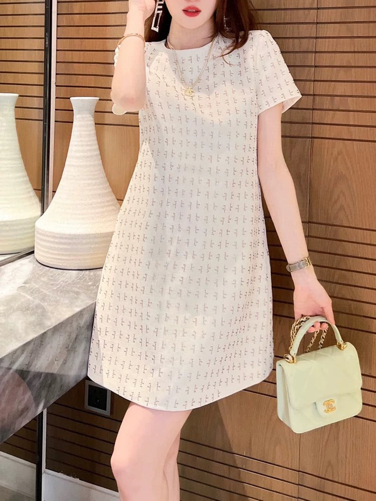 2023 new summer style high-end socialite temperament small fragrance heavy industry hot diamond short-sleeved slimming A-line dress to reduce age