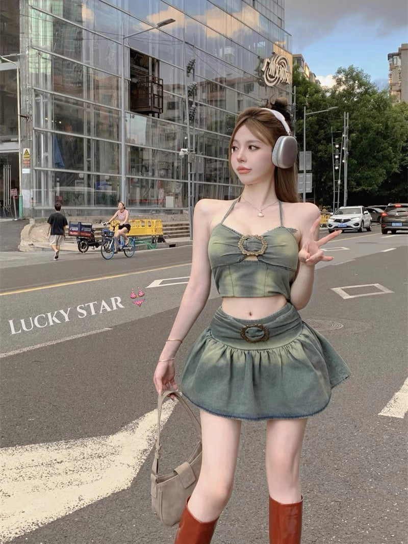Internet celebrity street suit for women in summer, pure lust for hot girls, sexy halter neck, tube top, suspender belt + denim skirt two-piece set