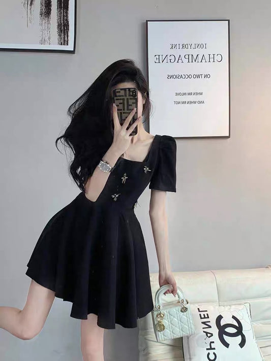 Summer new style French square collar, gentle, elegant, romantic and chic little black dress, fashionable and versatile, temperamental waist dress (B2616)
