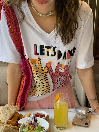 Luoluo Xianjie V-neck short-sleeved T-shirt female designer top summer style 2024 new white loose tiger print