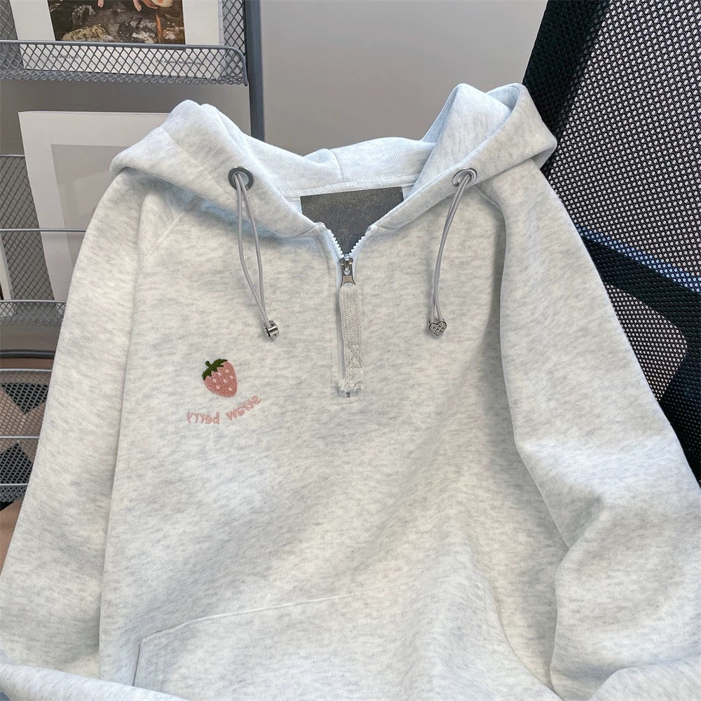High-grade and beautiful strawberry embroidered half-zip sweatshirt for men and women in spring and autumn, sweet niche college style hooded jacket