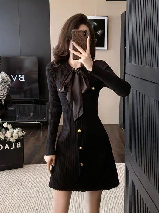 Xiaoxiangfeng autumn and winter new style high-end temperament ribbon bow dress knitted slimming Hepburn style little black dress