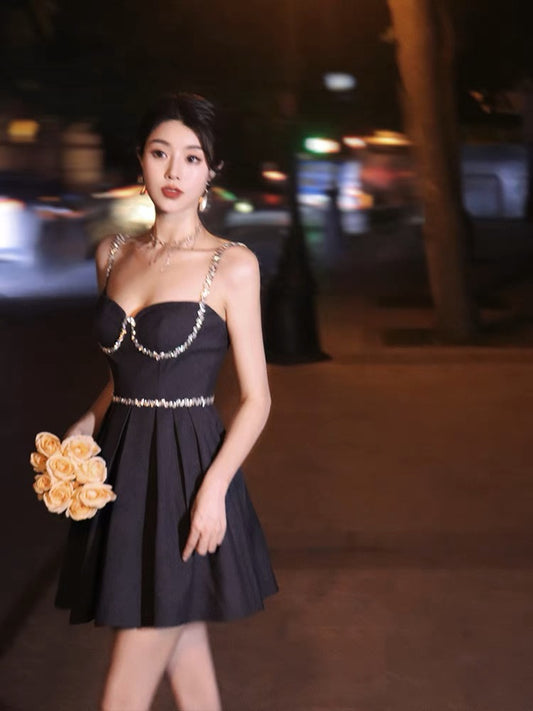 Thirteen and Little Diamond Chain Suspender Dress Women's Summer Niche Design High-Quality Temperament Waist Pleated Skirt