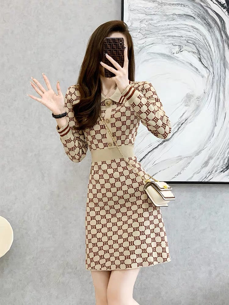 French style small fragrant polo knitted dress for women autumn and winter 2023 new small waist slimming long-sleeved skirt (V5516)