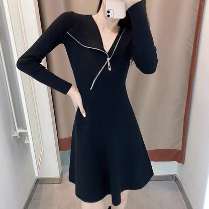 European station's new autumn style waist-slimming slimming tall design knitted little black dress Hepburn style dress