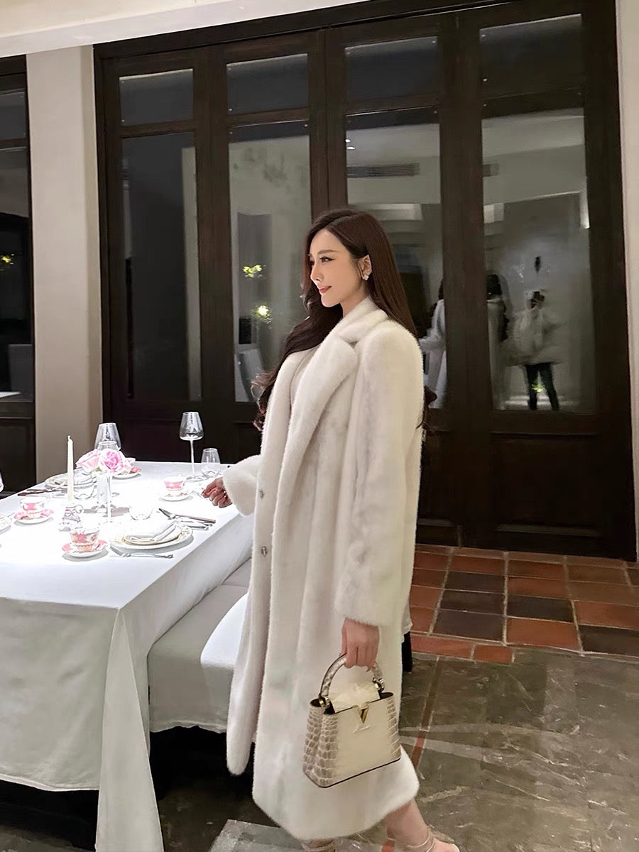 Shanxi said that the halo-dyed white suit collar is environmentally friendly fur imitation fur double-breasted coat for women long warm temperament coat (B1315)