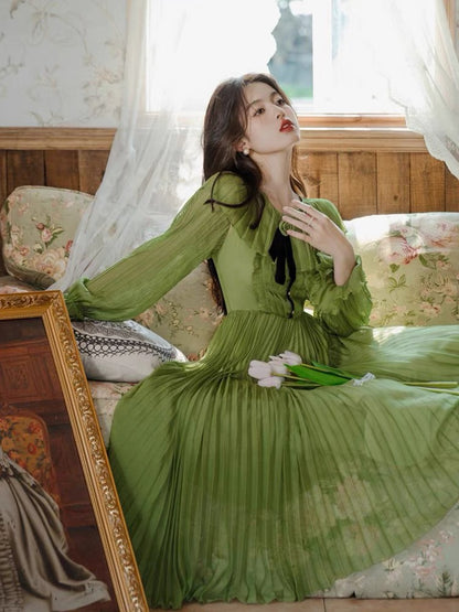 High-end super fairy retro green dress women's autumn and winter 2023 new style small fresh waist style pleated long skirt