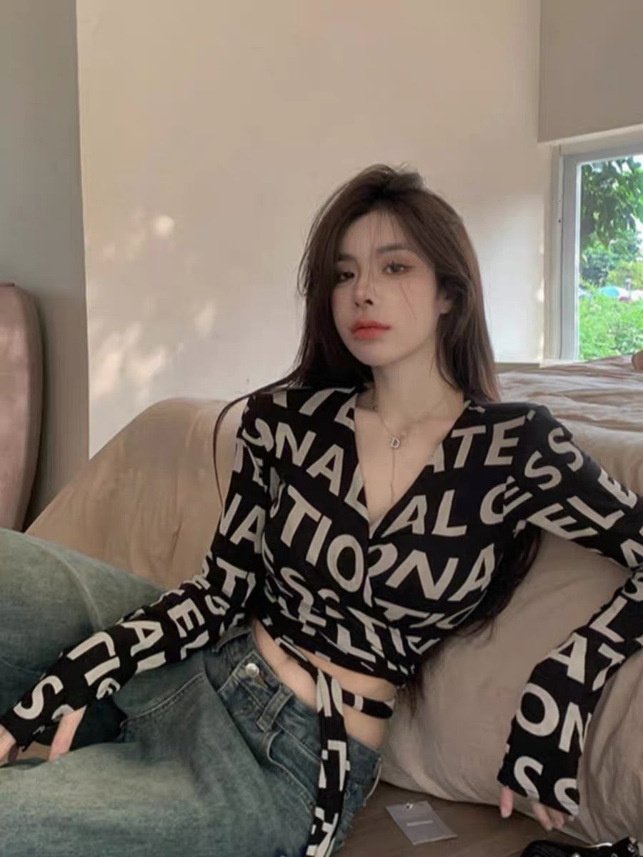 Autumn American retro hottie style sexy short v-neck top for women with navel-baring design, strappy chic long-sleeved T-shirt