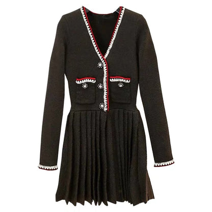 2023 Autumn French Retro Black V-neck Diamond Button Slim Fragrance Style Knitted Dress Slim Pleated Sweater Dress D9194