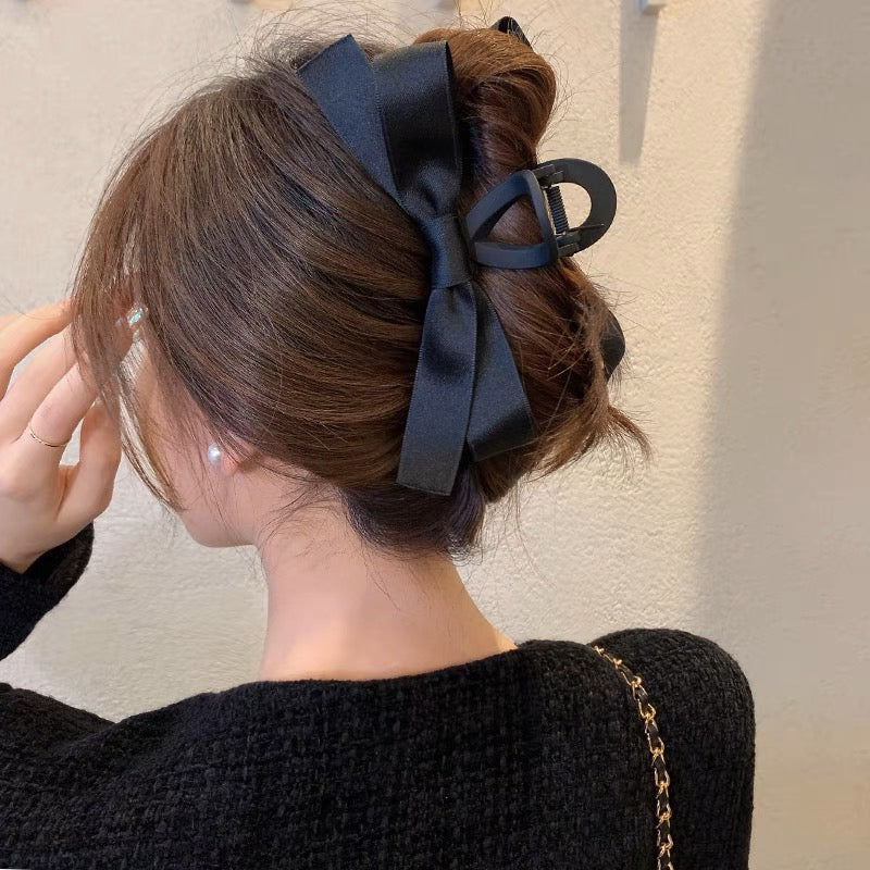 Hepburn style black bow tie clip for women large high-end hairdo Internet celebrity hair clip back of the head shark clip headdress
