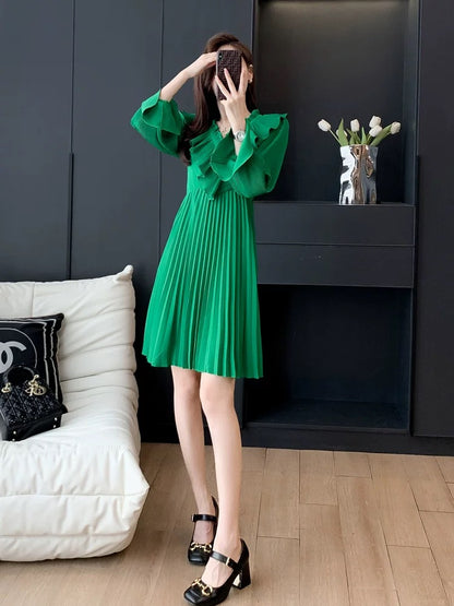 High-end lady dress women's autumn 2023 new French style waist slimming long-sleeved pleated skirt