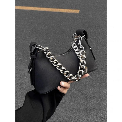 Bag women's summer 2023 new French underarm bag high-end fashion all-match explosive style black chain Messenger women's bag