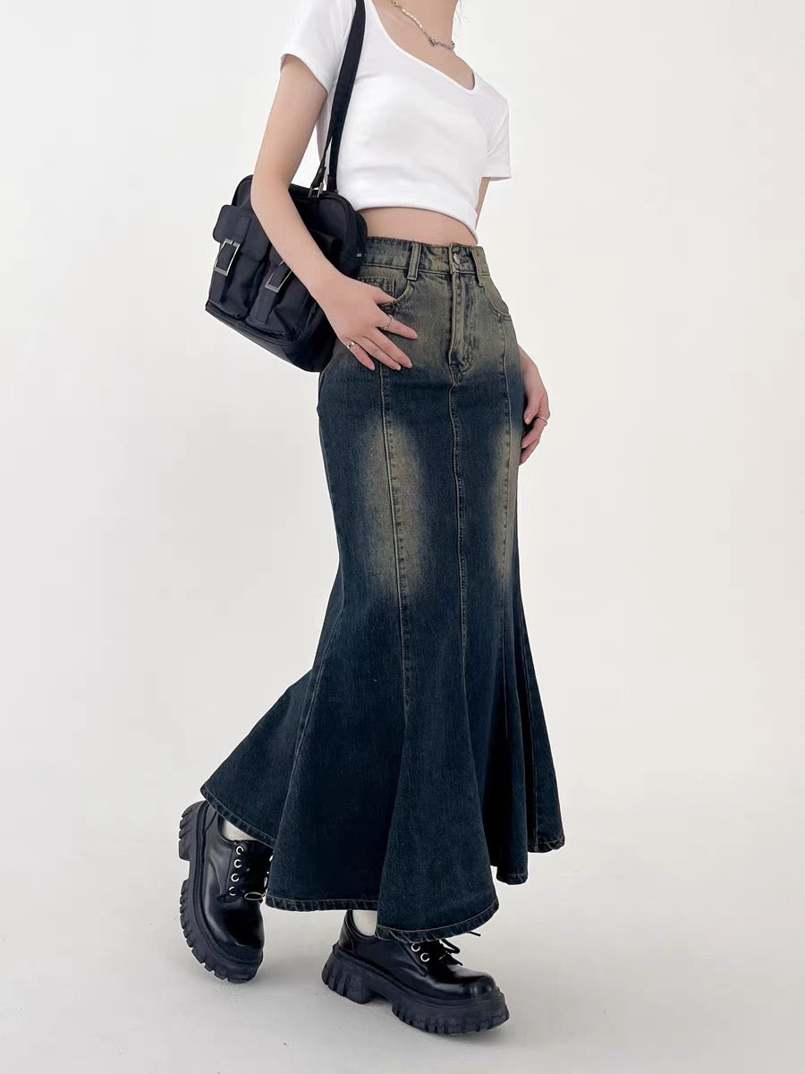 Denim skirt for spring and autumn, slightly chubby design, niche whitening gradient, hip-hugging fishtail ruffled mid-length skirt for women A3360