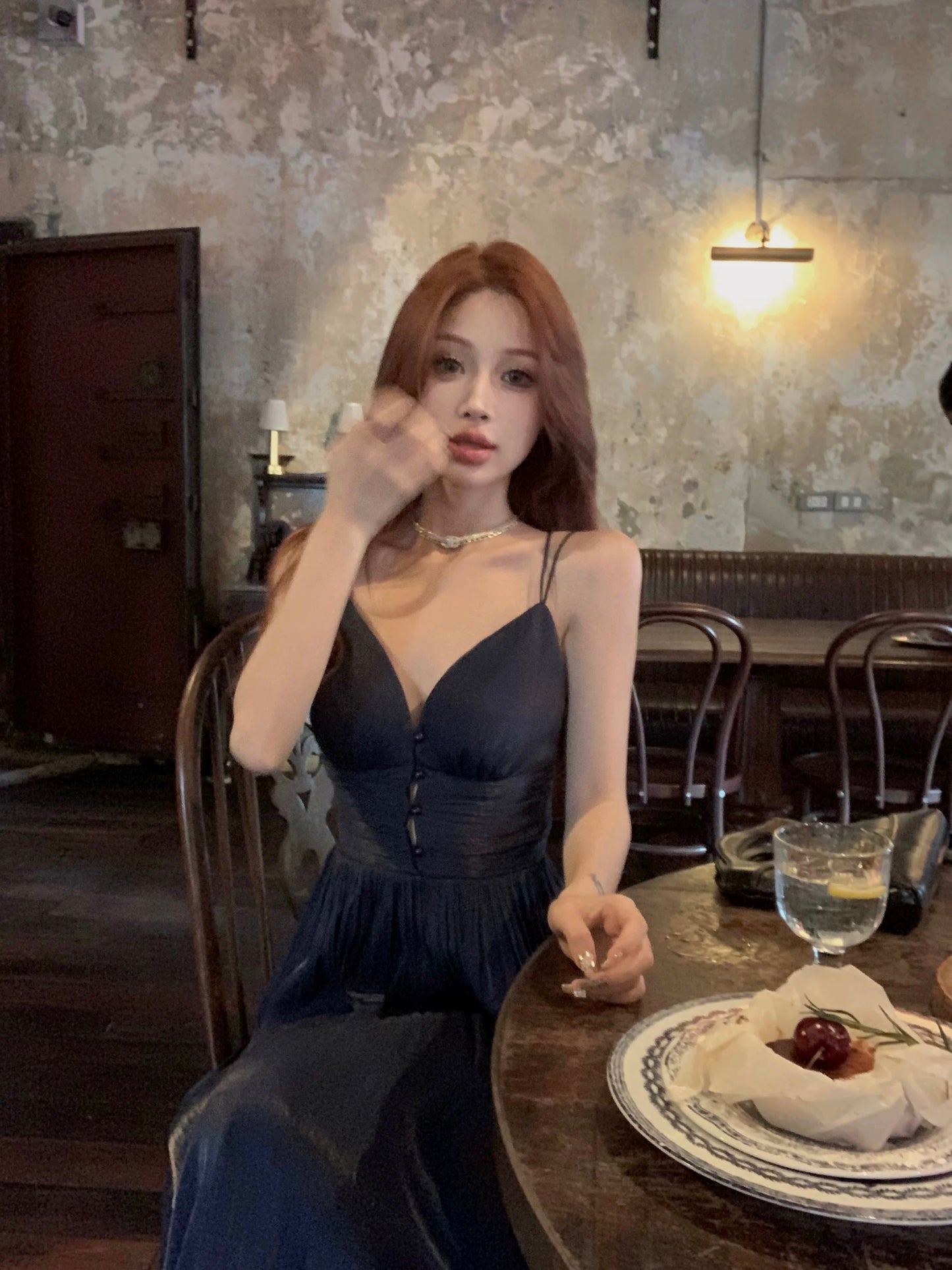 Pure desire backless v-neck suspender dress for women in summer high-end French A-line skirt pleated waist dress long skirt
