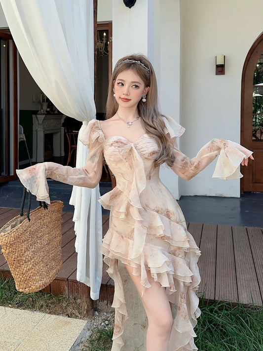 MOXI's beauty goddess has arrived, a beautiful romantic three-dimensional ruffled textured and smudged elegant dress with short front and long back
