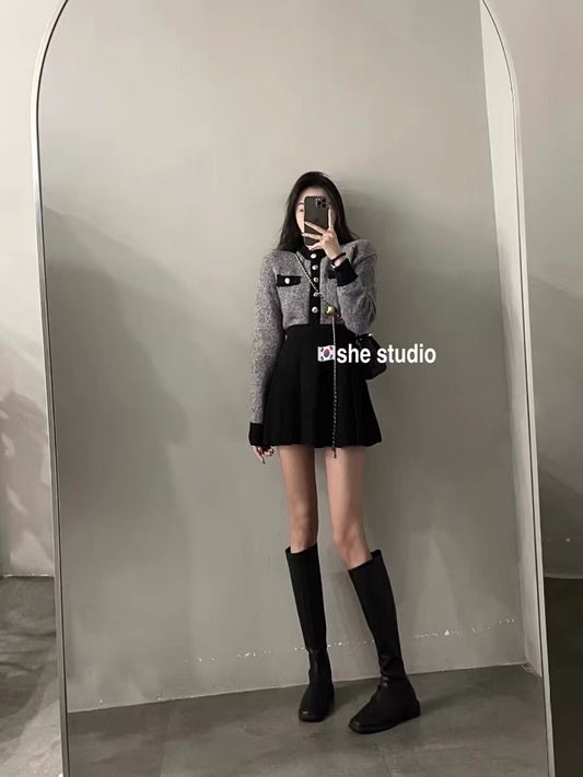 2023 new autumn and winter Korean style contrasting color metal buckle small fragrant knitted top + high waist pleated skirt suit for women