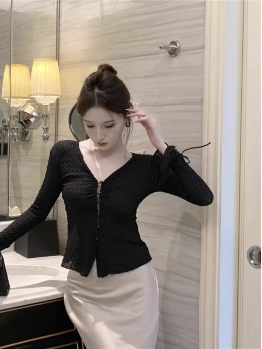 Sweet and spicy slim short chic top French texture v-neck trumpet sleeve shirt design sense niche long-sleeved women's autumn