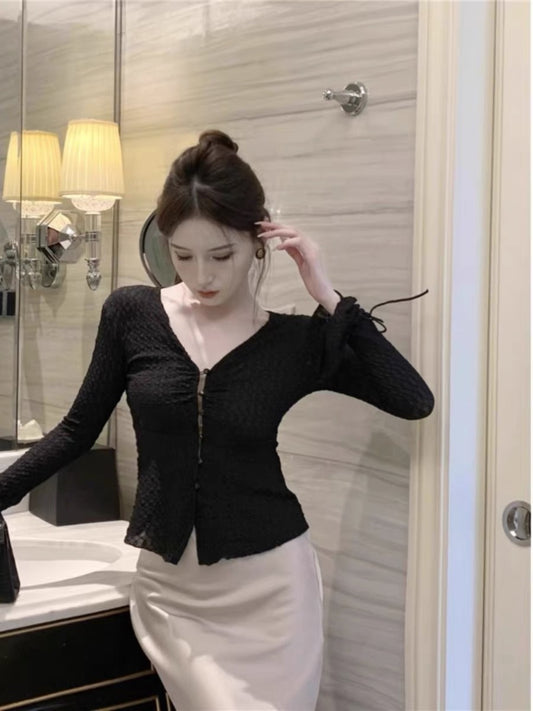 Sweet and spicy slim short chic top French texture v-neck trumpet sleeve shirt design sense niche long-sleeved women's autumn