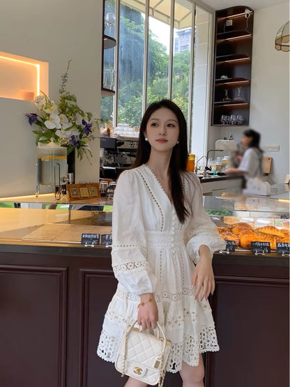 Juicecola white v-neck lace hollow long-sleeved dress for women spring and autumn French heavy industry high-end a-line skirt D071