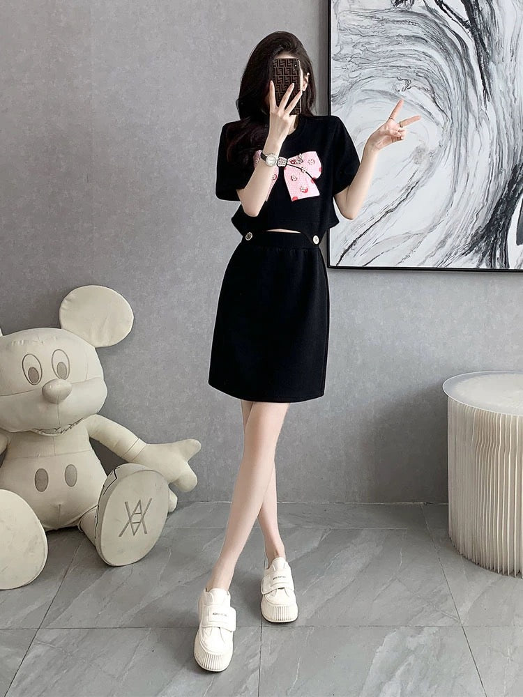 Complete set with age-reducing suit skirt, playful and lively, casual sports t-shirt dress for small people, two-piece summer suit for women