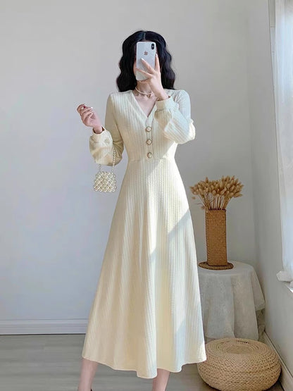 Autumn 2023 new women's skirt French retro waist slimming high-end knitted dress with coat