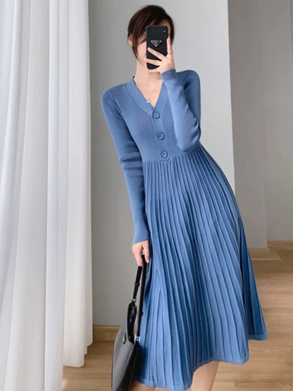 French black V-neck knitted dress for women in autumn and winter, waist slimming, mid-length, temperament, knee-high inner sweater skirt