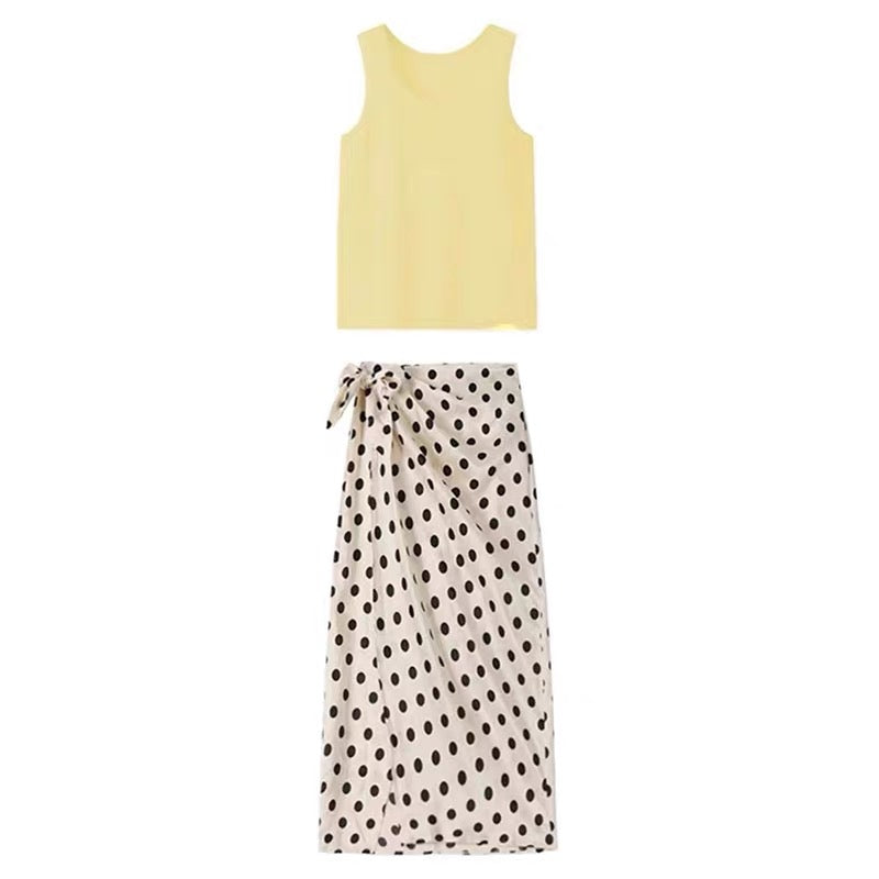 Summer French-style, niche, retro, Hong Kong-inspired A-line midi skirt set featuring a flattering polka-dot design.