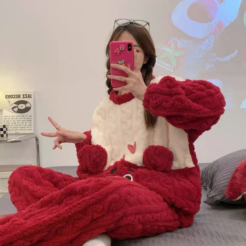 Coral velvet pajamas for women in winter 2022 new autumn and winter plus velvet thickened flannel strawberry bear internet celebrity style