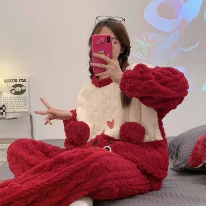 Coral velvet pajamas for women in winter 2022 new autumn and winter plus velvet thickened flannel strawberry bear internet celebrity style