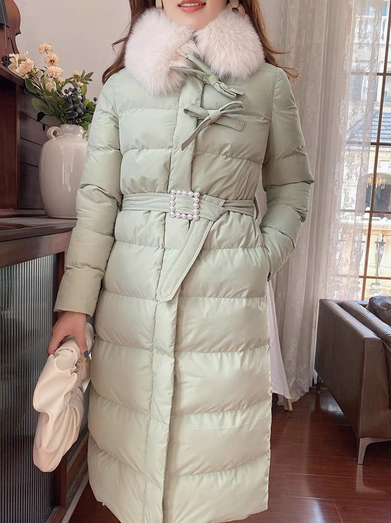 Nori gentle and ladylike winter down-padded jacket for women, retro genuine fox fur collar, lace-up waist coat