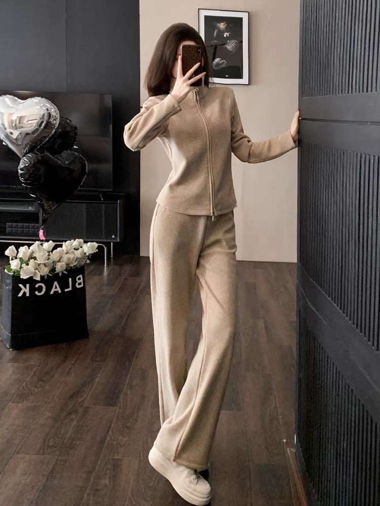Internet celebrity sports and leisure suits for women in autumn and winter, slim and fashionable, street style, velvet and thickened sweatshirts and jackets, two-piece set