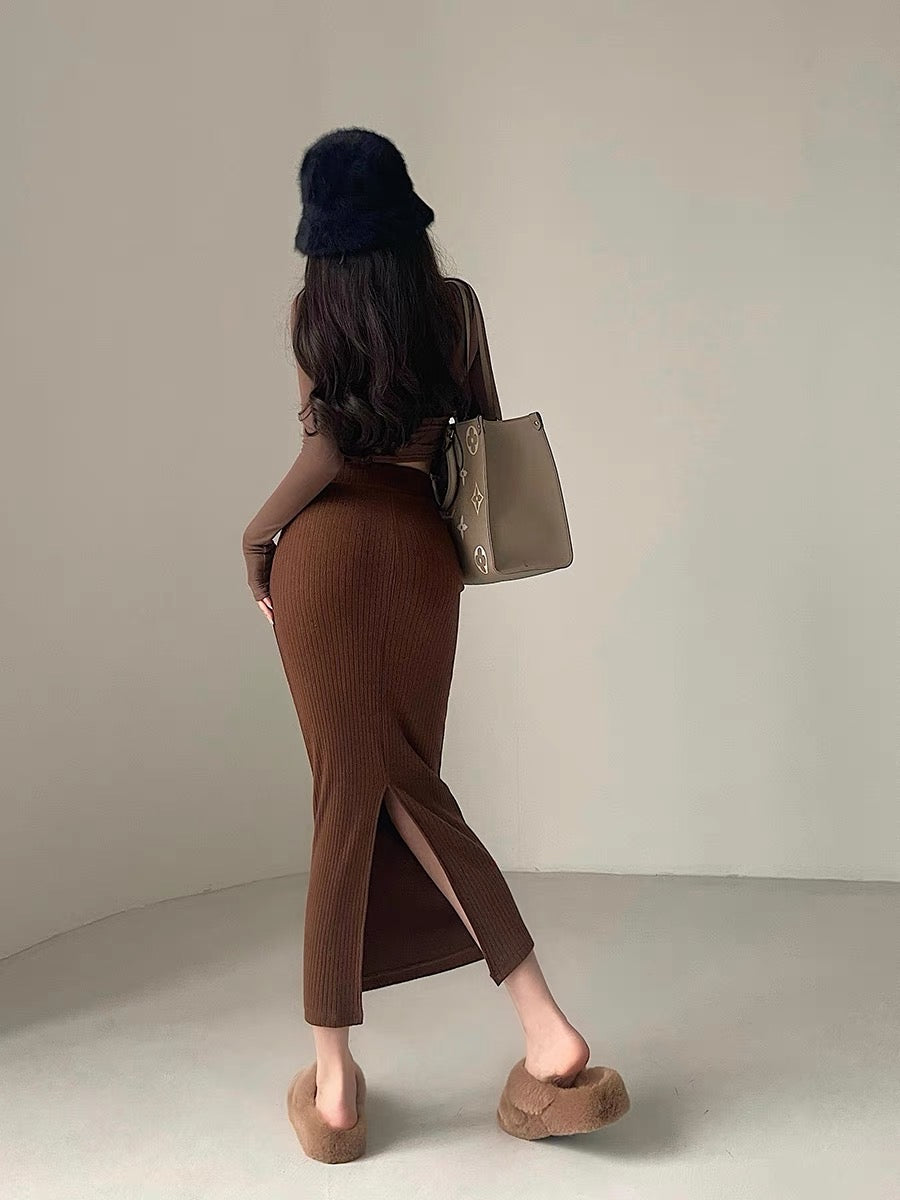 YoungGirlDay European and American high-waisted V-shaped waist slimming solid color back slit hip-covering knitted skirt