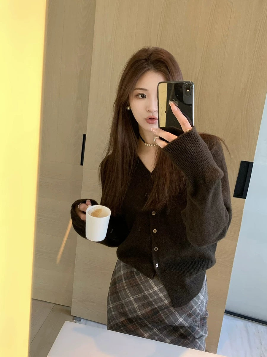 Mr. Smoke White Knitted Suit Women's Autumn and Winter Long Sleeve V-Neck Top High Waist A-Line Skirt Two-piece Set