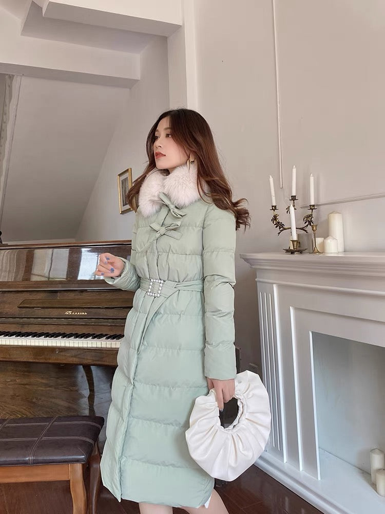 Nori gentle and ladylike winter down-padded jacket for women, retro genuine fox fur collar, lace-up waist coat