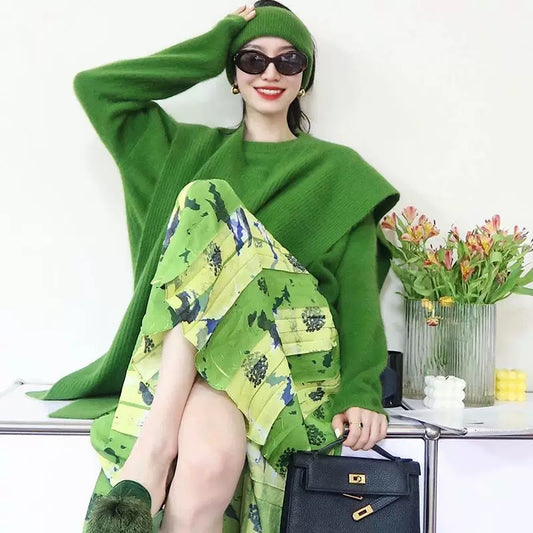 Green sweater suit skirt slightly fat and age-reducing 2023 winter new salt style light and mature two-piece set with a complete set