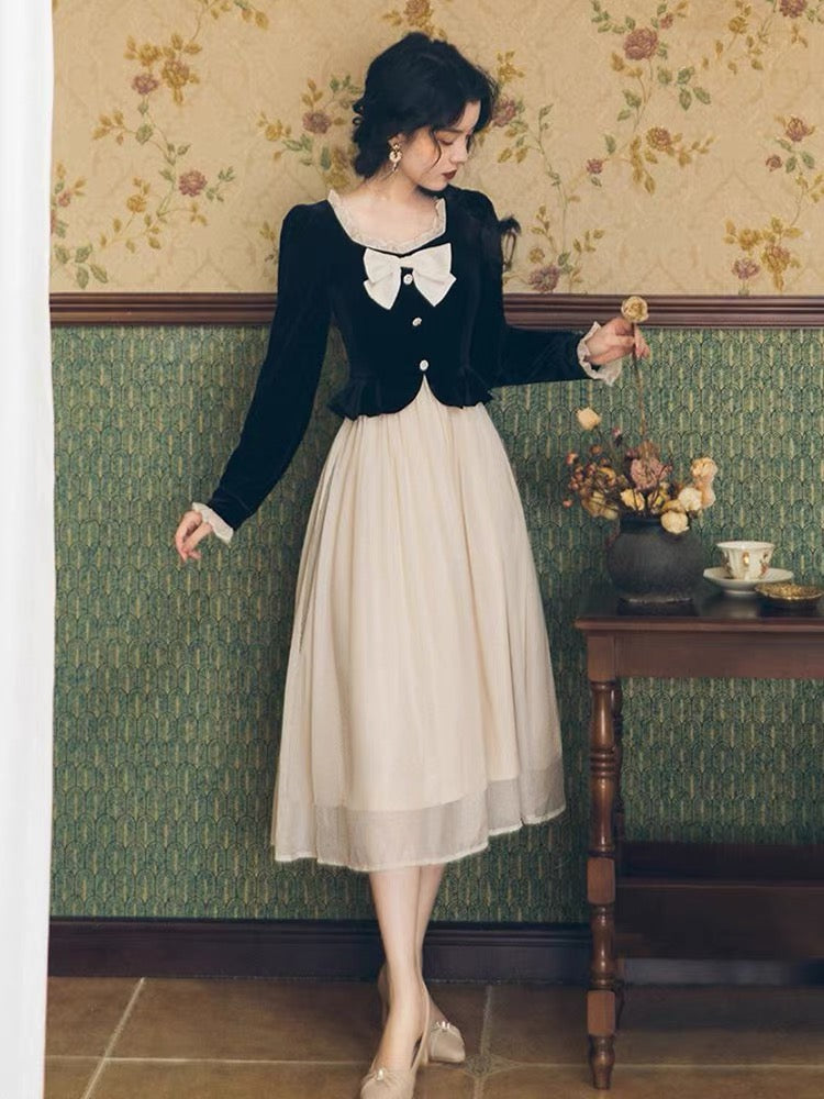 2022 Autumn and Winter New Fashionable French Retro Black Velvet Splicing Mesh Fake Two-piece Waist Dress for Women