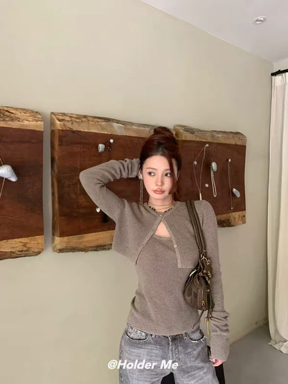 HOLDER 2026 Autumn/Winter Korean-Style Two-Piece Knitted Set: Waffle-Texture Long-Sleeve Cardigan with a Chic, Innocent-Yet-Alluring Camisole
