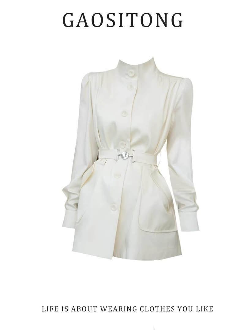 GAOSITONG French-style stand-collar puff-sleeve trench coat for women (Early Autumn 2025); an elegant, belted, waist-cinching coat with a sophisticated, high-society aesthetic.