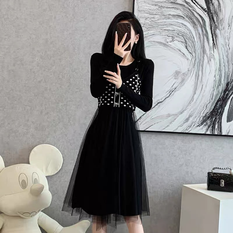 Knitted dress for women autumn and winter 2023 new temperament petite two-piece set waist slimming mesh mid-length skirt