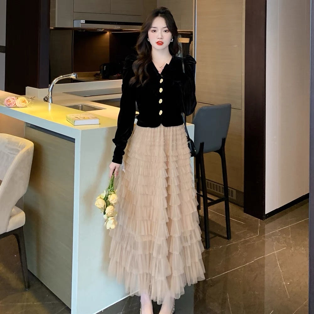 French V-neck velvet top thousand-layer skirt two-piece set for women autumn and winter sweet cool mesh cake long skirt suit
